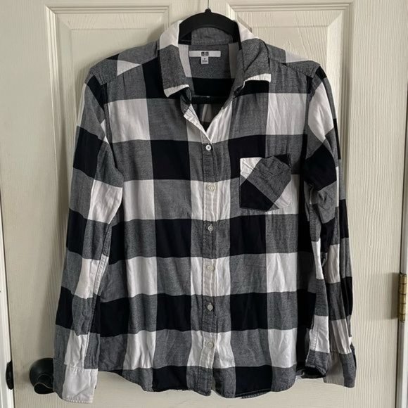 Uniqlo Black and White Plaid Flannel Shirt, Sz Medium - Picture 3 of 14